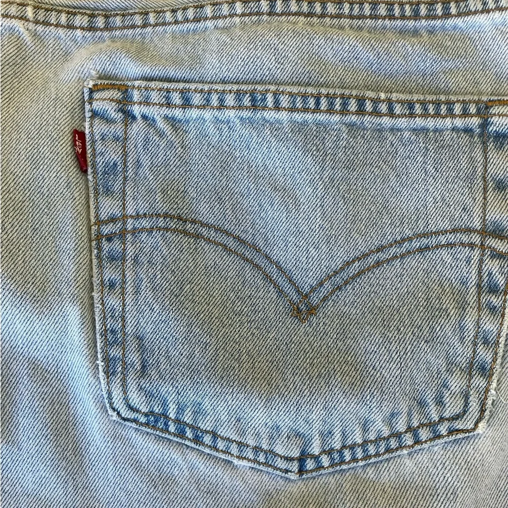 Levi's Classic Light Blue Jeans 42 x30 button fly.